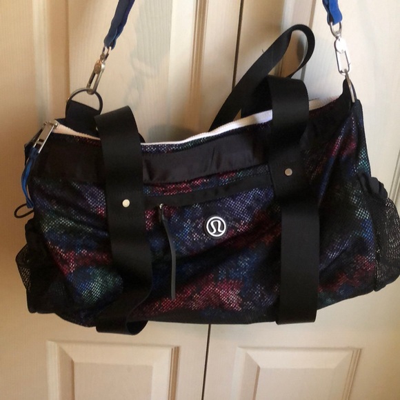 lululemon gym bags